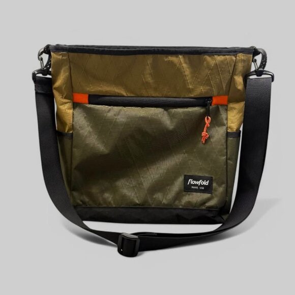 Flowfold Odyssey Crossbody-9L-Medium Travel Shoulder Crossbody Bag-Tan and Olive - Picture 1 of 10